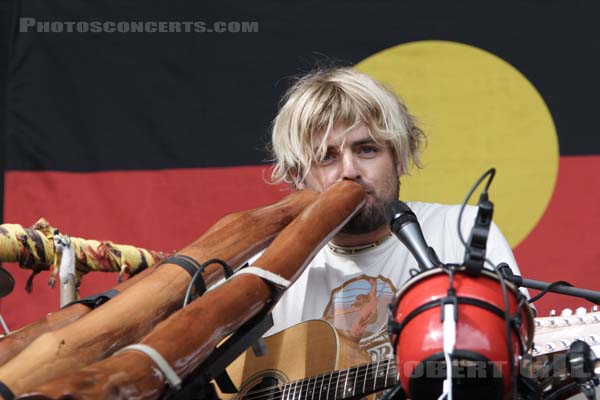 XAVIER RUDD - 2006-08-26 - SAINT CLOUD - Domaine National - Scene de la Cascade - 